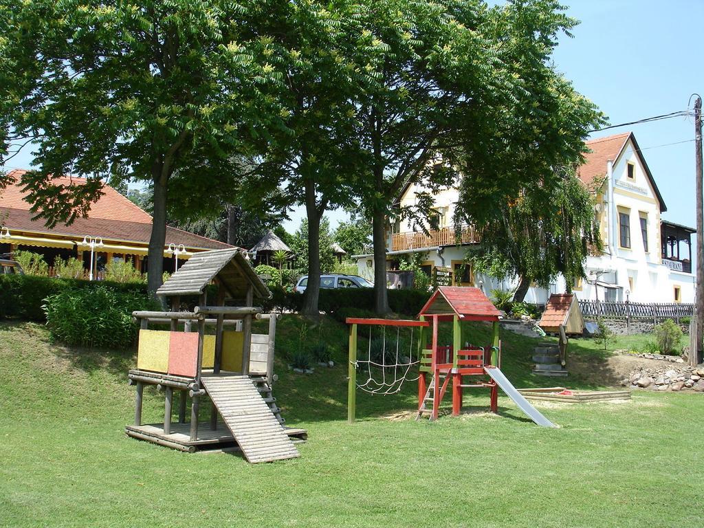 Bacchus Apartman - Borbarlang, Badacsony 包道乔尼托毛伊 外观 照片